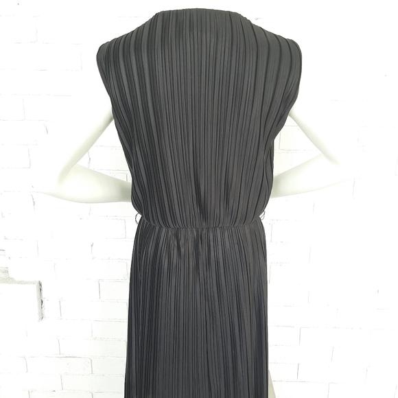 🖤Pleated Dress🖤 - Picture 4 of 12